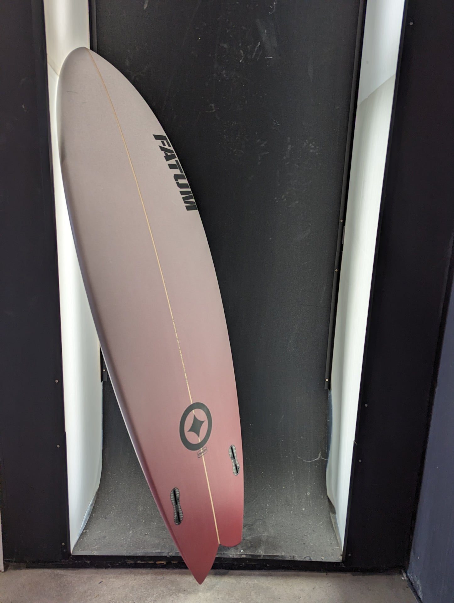 Fatum Disco 5'8" - Red Fade