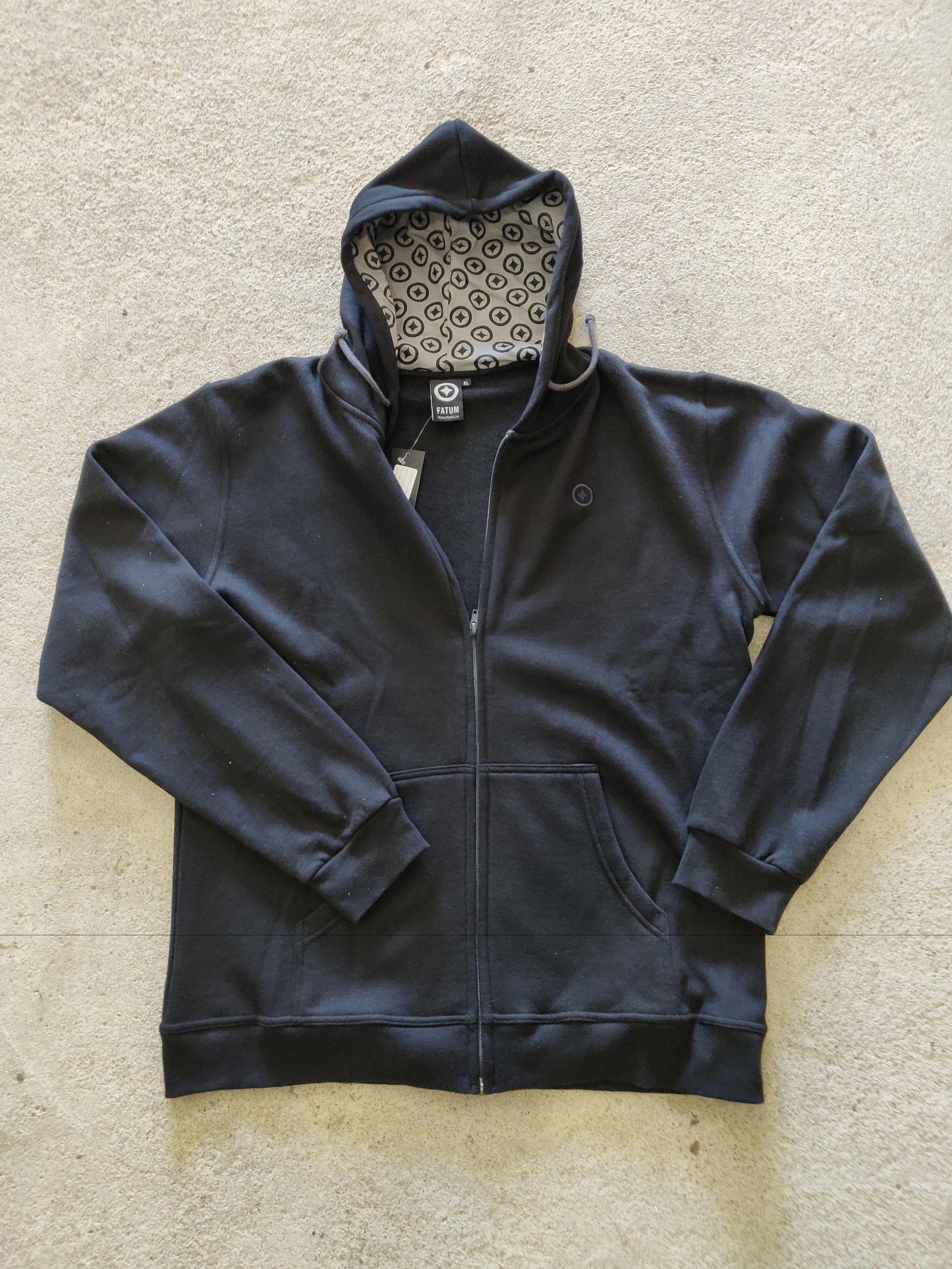 Fatum Zipperhoodie in Black