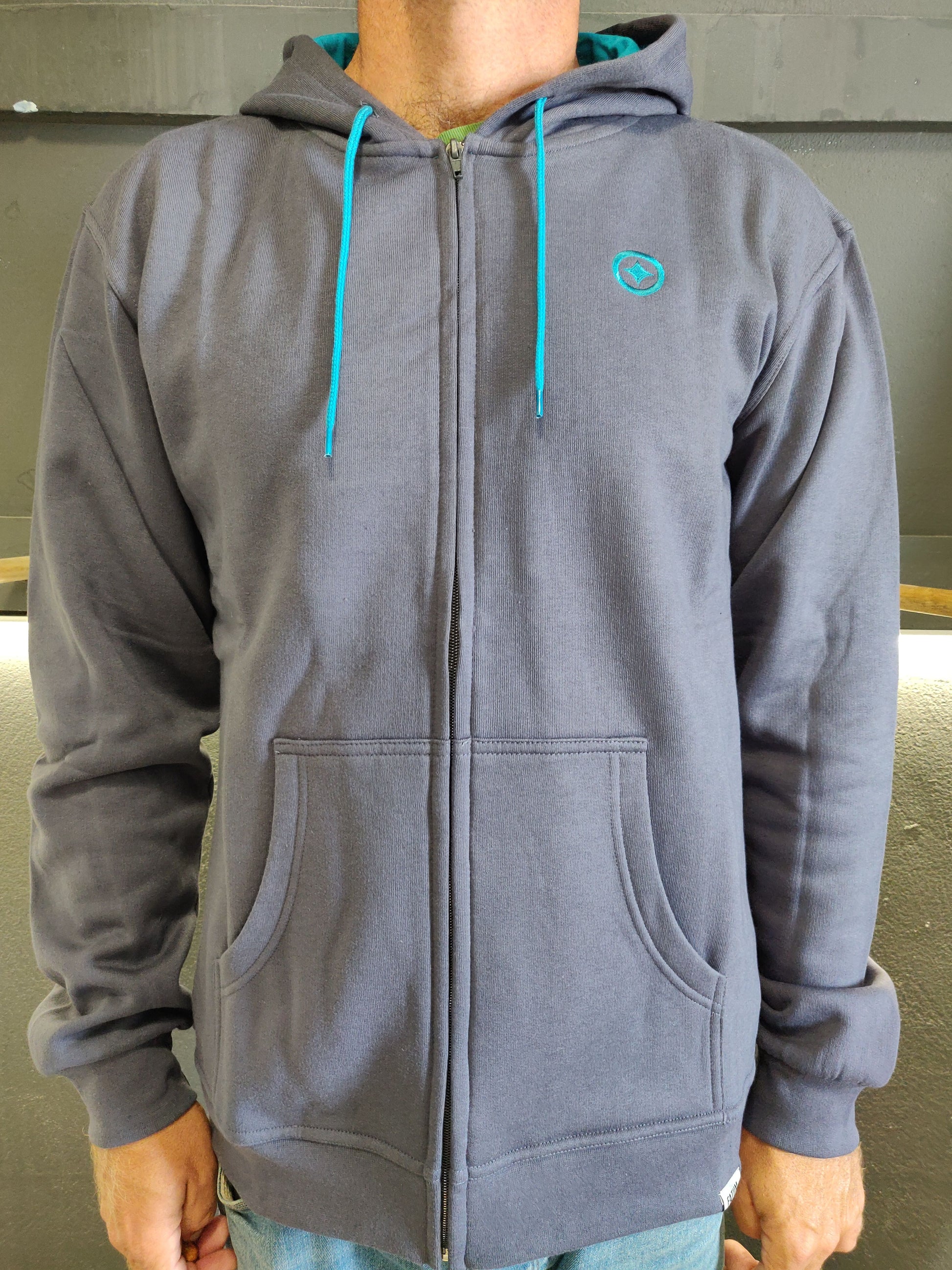 Model is wearing an XL and is 186cm tall at 85kg. (6'1" and 14 st)