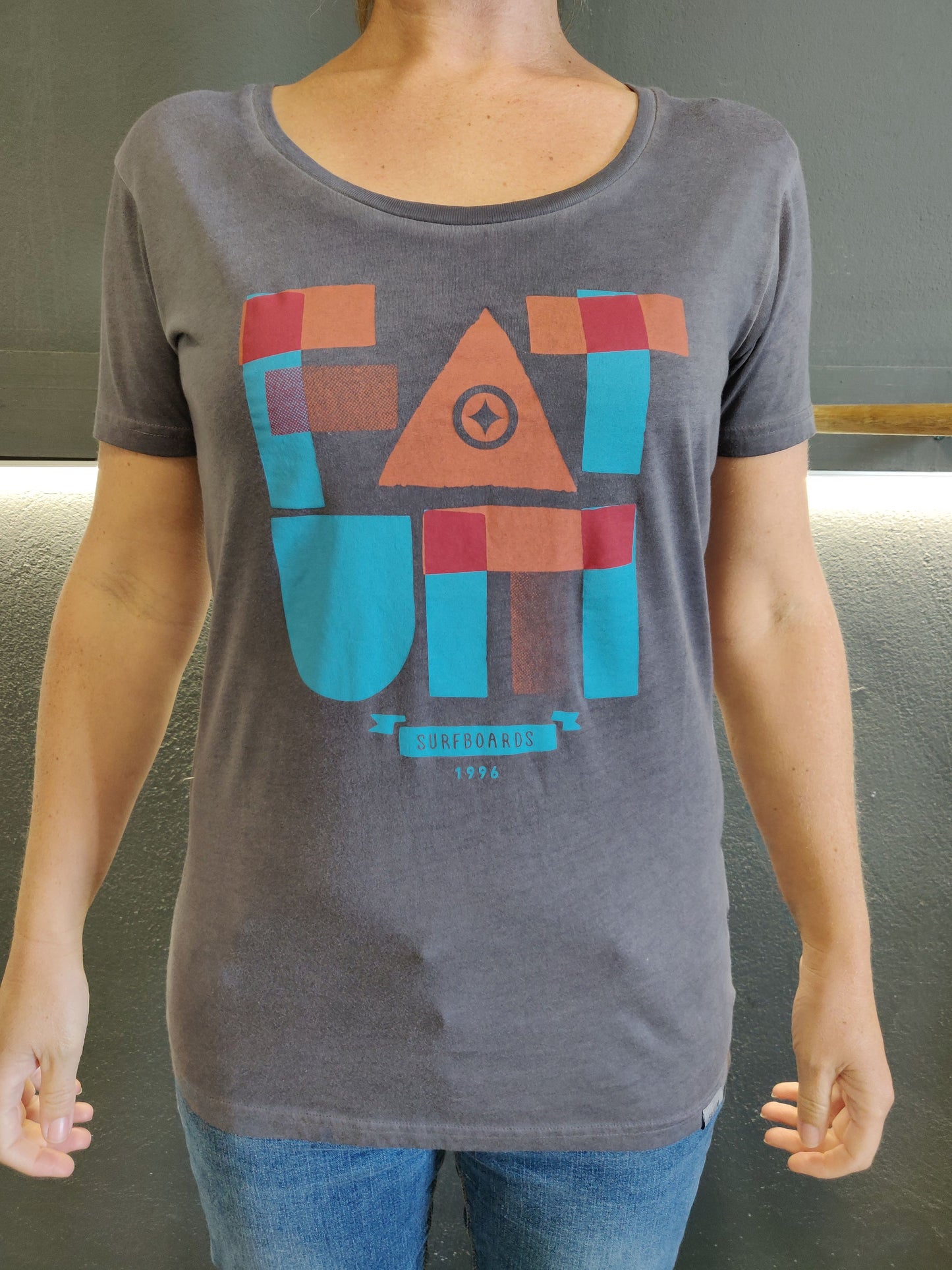 Fatum Ladies Fat Letter T-Shirt - Grey