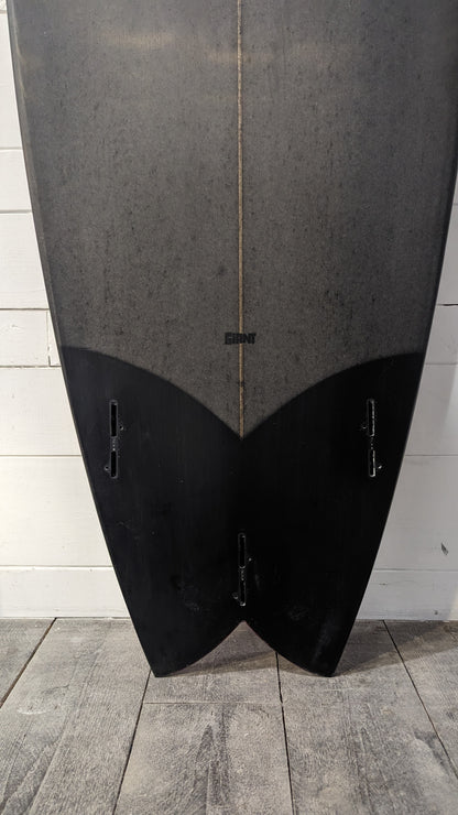 Fatum Giant Fish 5'11" Red and Carbon Tint