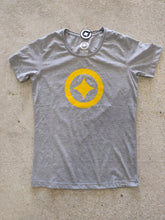 Load image into Gallery viewer, Fatum lone Star T-Shirt - Grey Gold