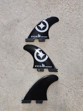 Load image into Gallery viewer, Fatum FCS 2.0 Performer Thruster Fin Set