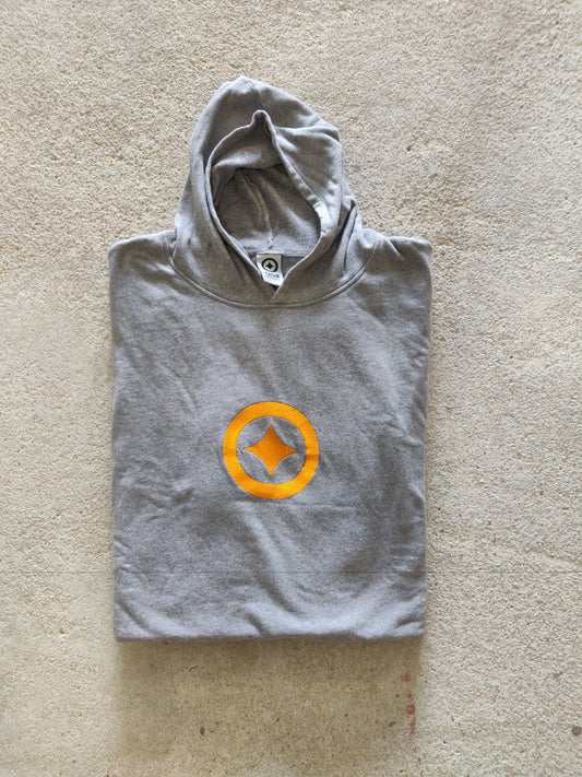 Fatum Poncho with Orange Star